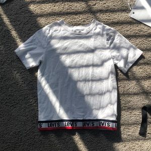 White Levi’s T-shirt